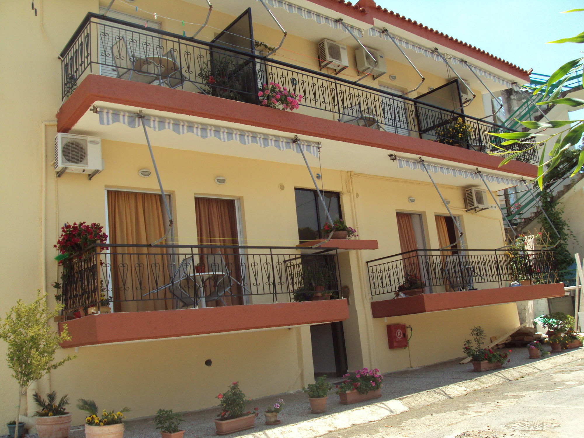 Katerina Apartments Kalamata Ngoại thất bức ảnh